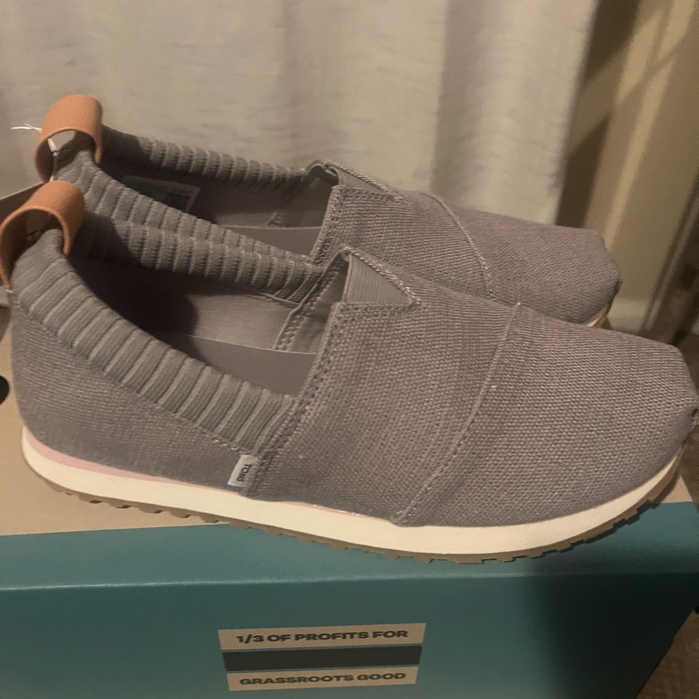 NWT TOMS Women’s Alpha 2.0 Resident Slip-on Shoes Size 6.5